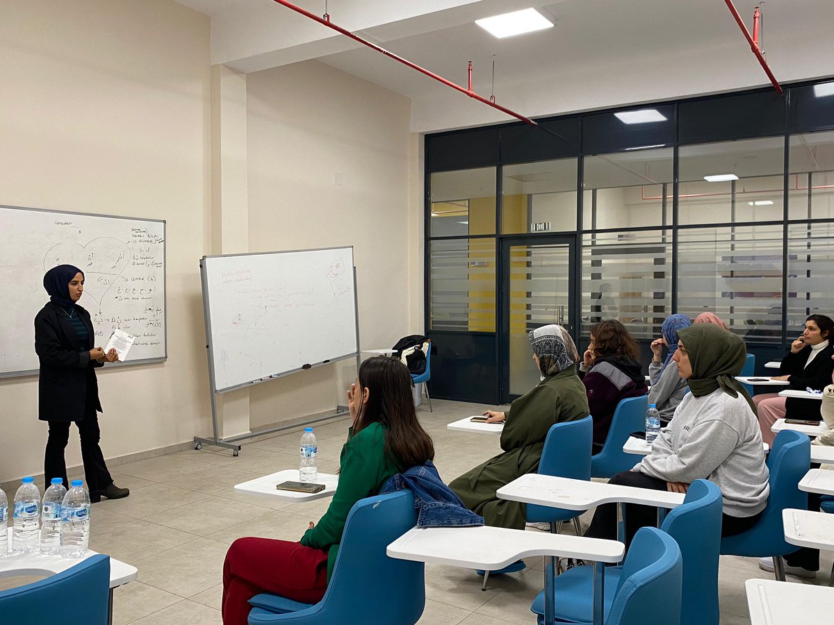 YalovaKYGM's tweet photo. 📍Dilşad Hatun Öğrenci Yurdu 

Öğrencilerimizin günlük hayatlarında kelimeleri daha güçlü ve anlamlı kullanmaları için yurdumuzda 'Diksiyon Kursu' başlamıştır. https://t.co/jx7Qxz2JNs