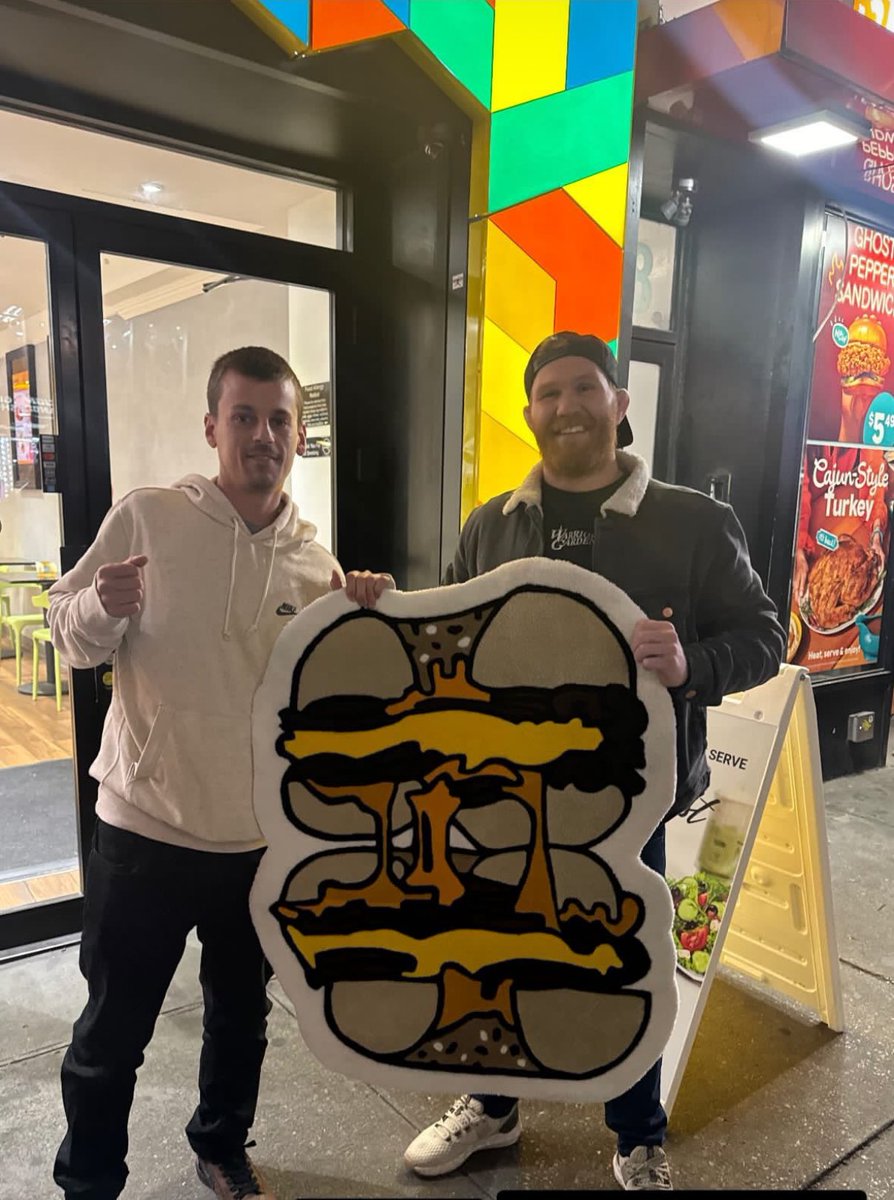 A fellow Teamrolla gifted me a Bacon Egg &amp; Cheese rug last night 🍳🥪 😋 

SO SICK 🔥🔥🔥

Go check em out on insta at <a href="/regal/">John Bourne</a>.rugs