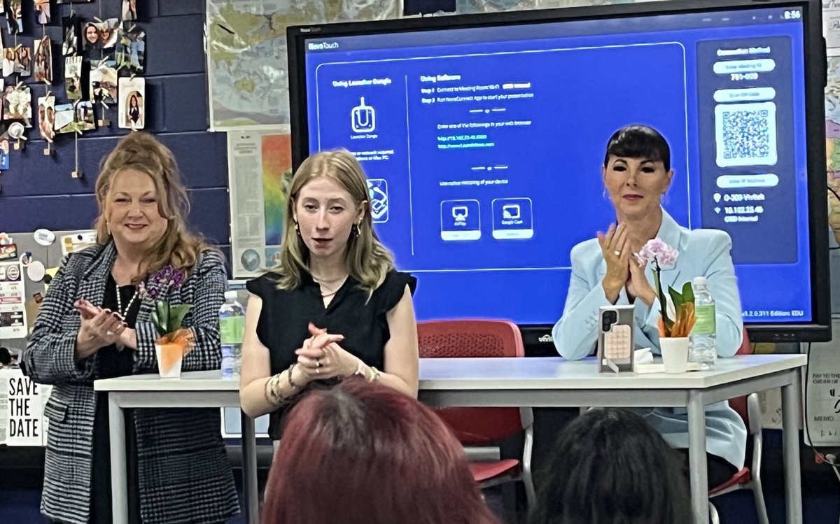 DanaeBoyd's tweet photo. @NewTechCoppell FLEX Session @NTHC_clarity workshop Confidence &amp; Communication  @IAMELIZABETHDEMORAES  @elizabethdemoraes @shannonhoward26 @they_lead we are building life lessons of confidence &amp; communication. We must shift from consuming negativity &amp; become creators. https://t.co/kLNFP1RFnO