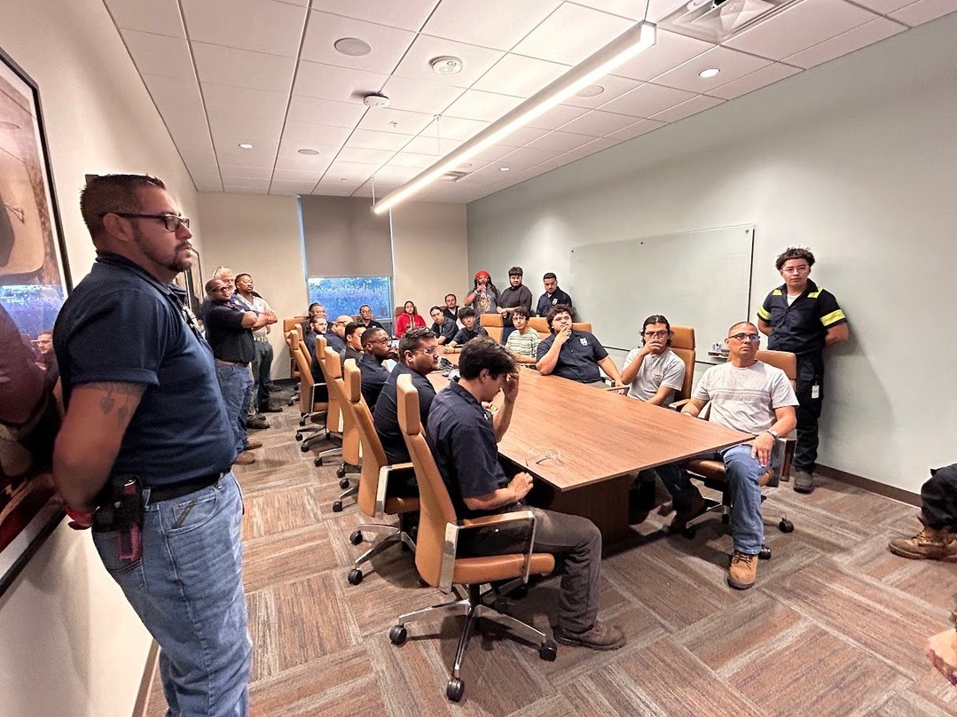 HOLT_CAT's tweet photo. Thank you to the @stvt students for visiting our HOLT CAT San Antonio campus! Our team shared insights & expertise with the next generation of skilled technicians.
We’re proud to partner with you to inspire and support the future of our industry!
#HOLTCAT #FutureTechnicians https://t.co/ua33A8mjwW
