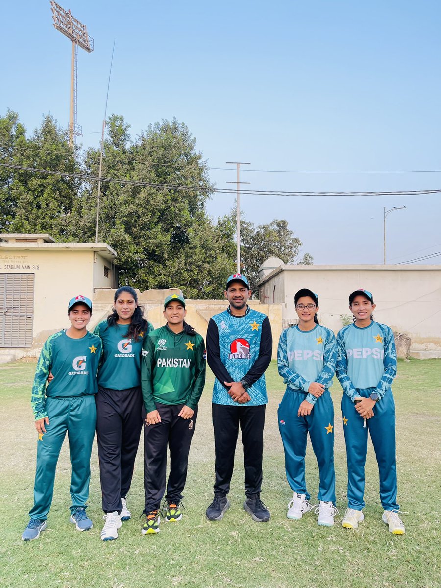 Meet Our  “MENTOR” 

<a href="/SarfarazA_54/">Sarfaraz Ahmed</a> 

A Captain
A Team Player
A Motivator
A Legend

All in ☝🏼
Great Initiative taken by “Pakistan Cricket Board” <a href="/TheRealPCB/">Pakistan Cricket</a> 

We’re “Team Invincibles”😎
<a href="/Ayesha_zafar29/">Ayesha Zafar</a> <a href="/MuneebaAli17/">Muneeba Ali</a> <a href="/omaima_sohail/">Omaima Sohail</a> <a href="/ghulamfatima_19/">Ghulam Fatima</a>