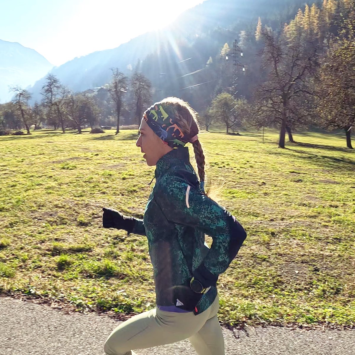 2 weeks to Valencia marathon 💫 The area has been hit hard by heavy flooding recently, but no doubt the marathon will help to boost the morale and economy of everyone affected 👏🏾👏🏾🫶🏾🫶🏾The words of the organizers: “After every storm comes a sunrise” 🌅 #nowtorunfast