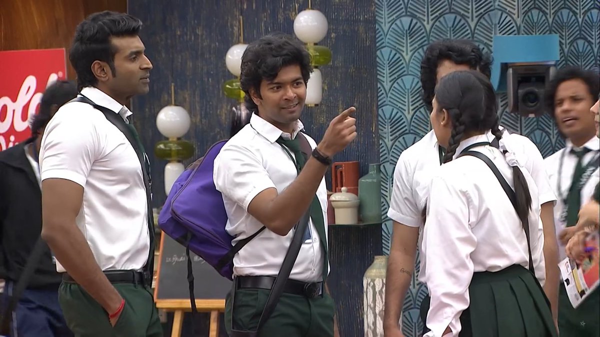 #VJVishal Captain aana nalla irukuma??🤔😏

Retweet 🔁 NO
Like ❤️ YES

#Soundariya #MuthuKumran #Manjari #Jacqueline
#BiggBoss8Tamil #BiggBossTamil #BiggBossTamil8 #BBTamil8 #BiggBossTamilSeason8 #VijaySethupathi #BiggBossSeason8Tamil