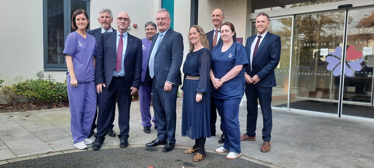 Health Minister, Mike Nesbitt visited <a href="/NIHospice/">NI Hospice</a>  and <a href="/nichildrenshosp/">Northern Ireland Children’s Hospice</a> and met with staff, patients, children and their families as he toured both facilities.  

He learned more about the services provided at both Somerton Road and Horizon House.