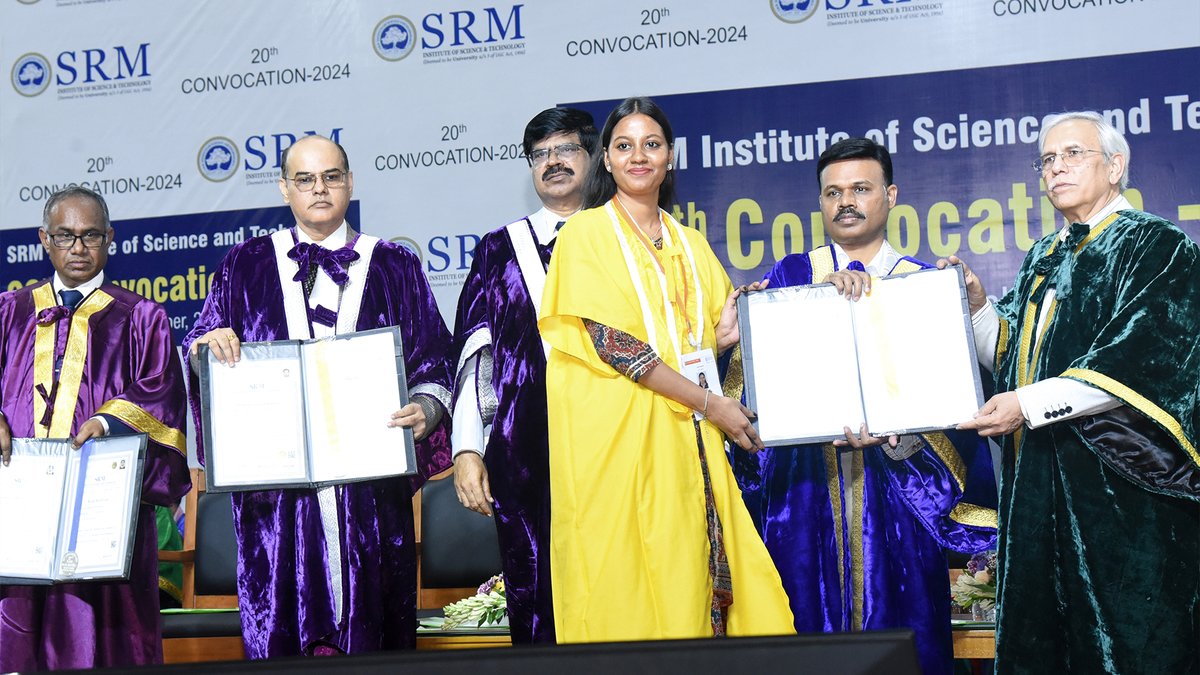 SRM_Univ's tweet photo. 10,848 Industry-Ready Graduates: SRMIST Convocation 2024!
#SRMIST celebrated its 20th Convocation on November 15, 2024.
#SRMIST #SRMKTR #SRMSchoolofLaw #SRMSOL #SRMFacultyofScienceandHumanities #SRMFSH #SRMFacultyofManagement #SRMFOM #SRMlaw #FSHstudents https://t.co/1OmKhz3efr