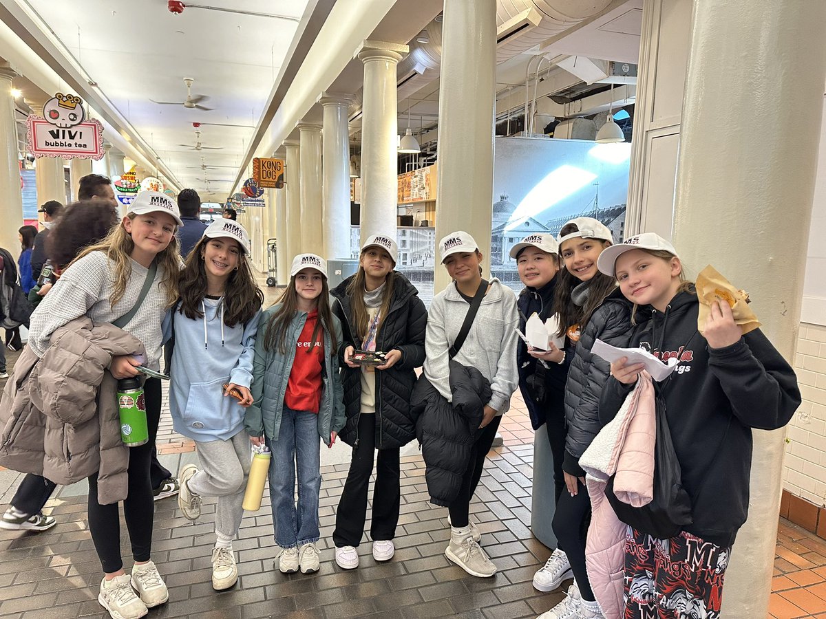 missdeliso's tweet image. What an amazing overnight trip to Boston with our 7th graders! 🚌 We stepped back in time on our historic tour🏛️, explored the Science Museum🔬, got spooked on the Salem Witch Tour👻,  toured Fenway⚾️, and indulged in delicious food at Quincy Market🍩! 
#Boston #LearningOnTheGo