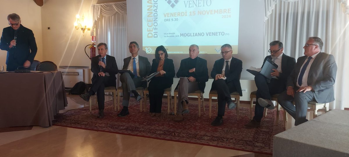 FENEALUIL_'s tweet image. Il Segretario Generale Vito #Panzarella partecipa al decennale dell'Edilcassa Veneto e ricorda come il sistema bilaterale è stato costituito per garantire la corretta applicazione del #contratto #edile da parte delle aziende.