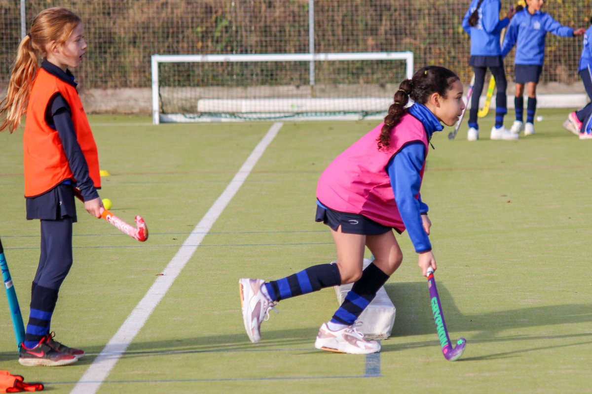 LGJS_sport's tweet photo. Taking advantage of our outstanding on-campus facilities, our Y4 hockey players honed their skills under the expert guidance of our LGJS sports staff. Focusing on ball possession &amp; movement on &amp; off the ball-a perfect opportunity to emphasize the importance of teamwork. #lgjs https://t.co/j92igVIIpr