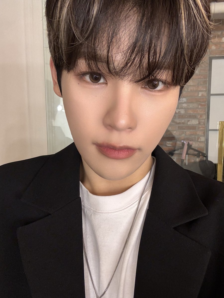 [#규민🐶] 

오늘은~ 귬요일~ 귬귬~ 귬요일~

#XODIAC #소디엑 #GYUMIN #규민 
#똑똑똑_귬이등장