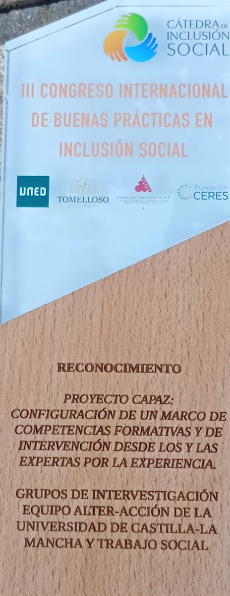 Muy honrados por haber sido premiados en nuestra investigacion.