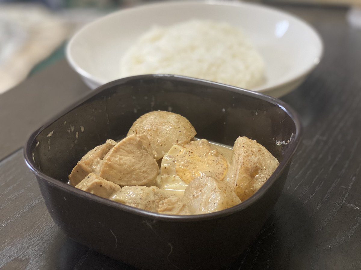 tanuko99's tweet photo. なんとなく色んな物事や気持ちが上手くいってないという感じ。
イエローカレーをご馳走になったよ。 https://t.co/tanHezBVtE