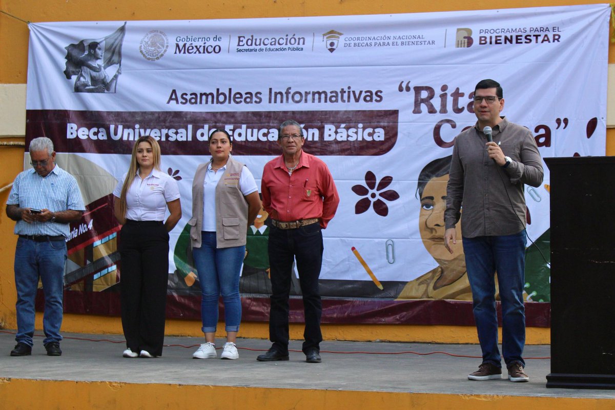 CarlosVillaJ's tweet photo. Seguimos realizando asambleas en todas las secundarias públicas del estado de Veracruz para informar sobre la Beca Universal de Educación Básica Rita Cetina. https://t.co/fx5b0xm6Yc