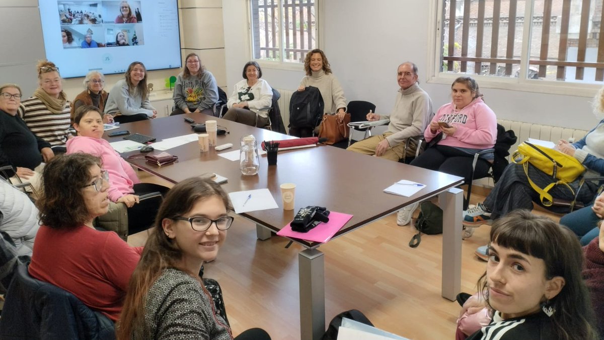 Plena Inclusión MAD (@plenamadrid) on Twitter photo 📢 Arrancando motores para el #25N: Desde el Observatorio de la Mujer de <a href="/PlenaMadrid/">Plena Inclusión MAD</a> preparamos un manifiesto para alzar la voz contra la violencia de género.
✋ Este año nos sumamos a la manifestación para exigir tolerancia cero hacia el maltrato.
🙋♀️ ¡Juntas somos mas 📢 Arrancando motores para el #25N: Desde el Observatorio de la Mujer de <a href="/PlenaMadrid/">Plena Inclusión MAD</a> preparamos un manifiesto para alzar la voz contra la violencia de género.
✋ Este año nos sumamos a la manifestación para exigir tolerancia cero hacia el maltrato.
🙋♀️ ¡Juntas somos mas