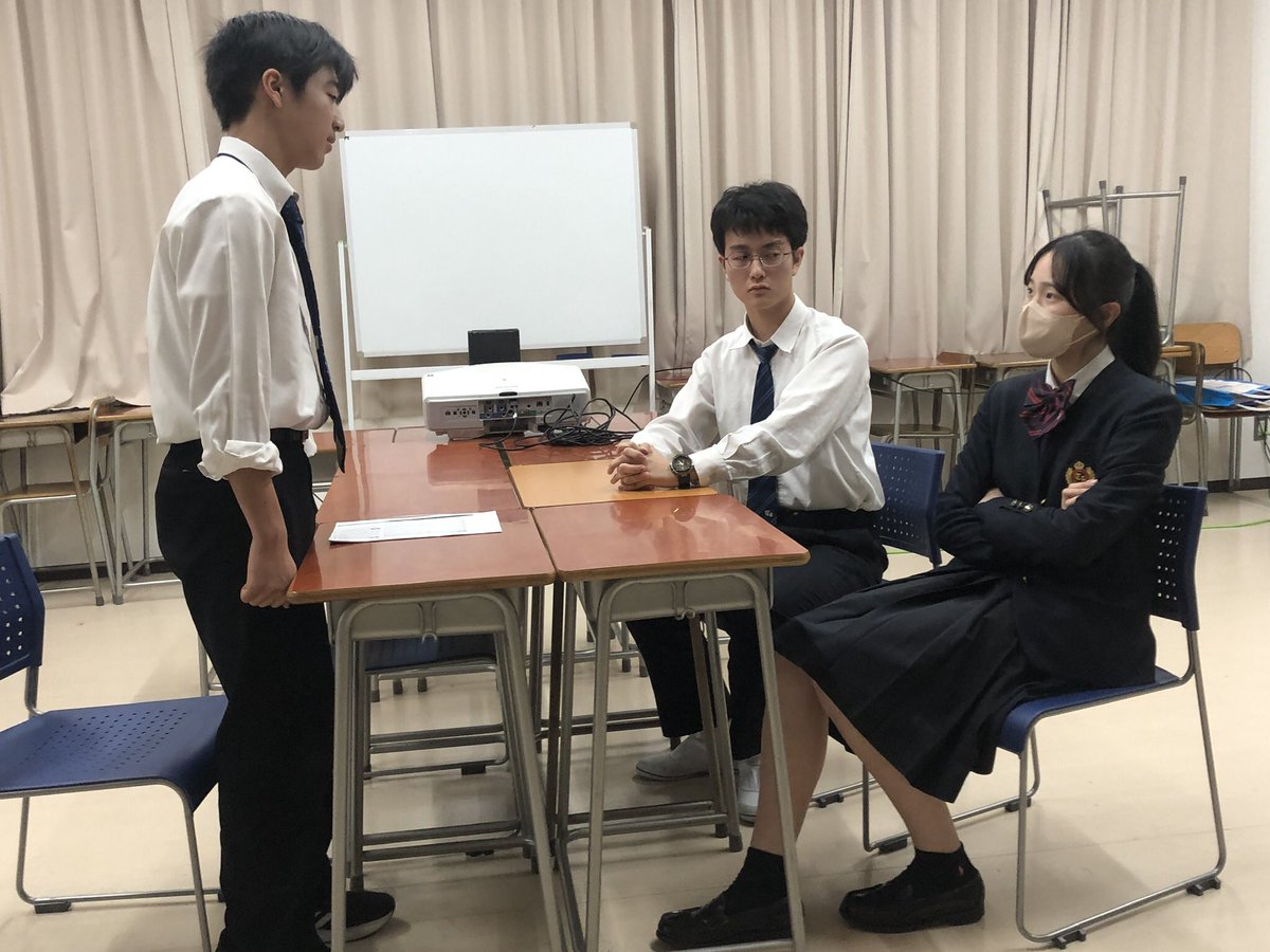 taki_2_engeki's tweet photo. 滝川第二演劇部、いよいよ明日11月16日(土)兵庫県大会上演⑧本番です！
明石市立西部市民会館にて、12:50〜　
「みんなのベンチ」作:いぐりんとその仲間達　
デザインアーティスト・吉井と公園課・高城の「みんなのベンチ」制作の物語をどうぞご観劇ください！入場無料です！ https://t.co/9LCReqWMXJ