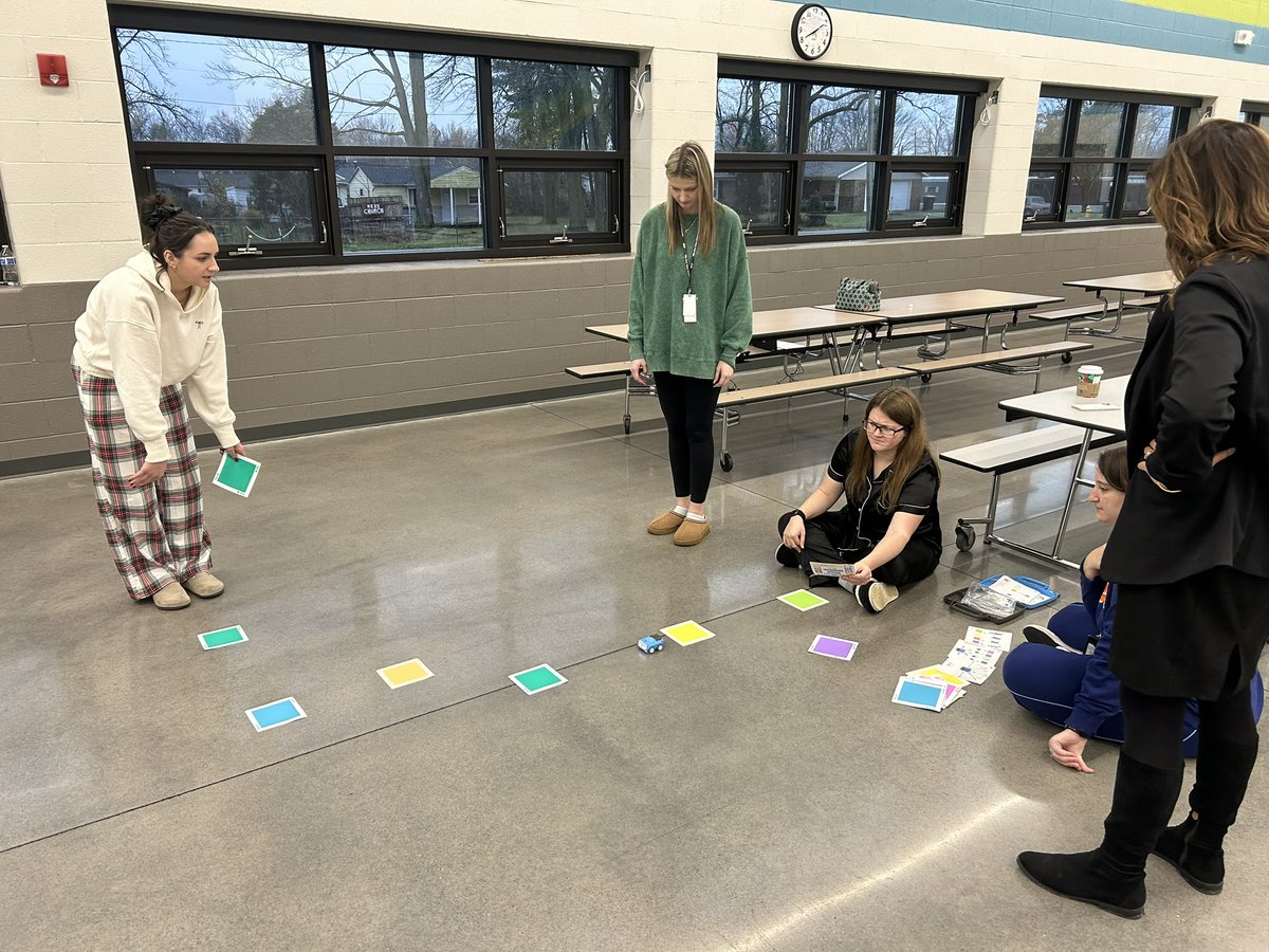 SarahMcClureFW's tweet image. Great Friday morning at Scott Academy using @Sphero indi cars. I love seeing teachers have so much fun exploring, especially on a rainy Friday morning!!  #FWCS