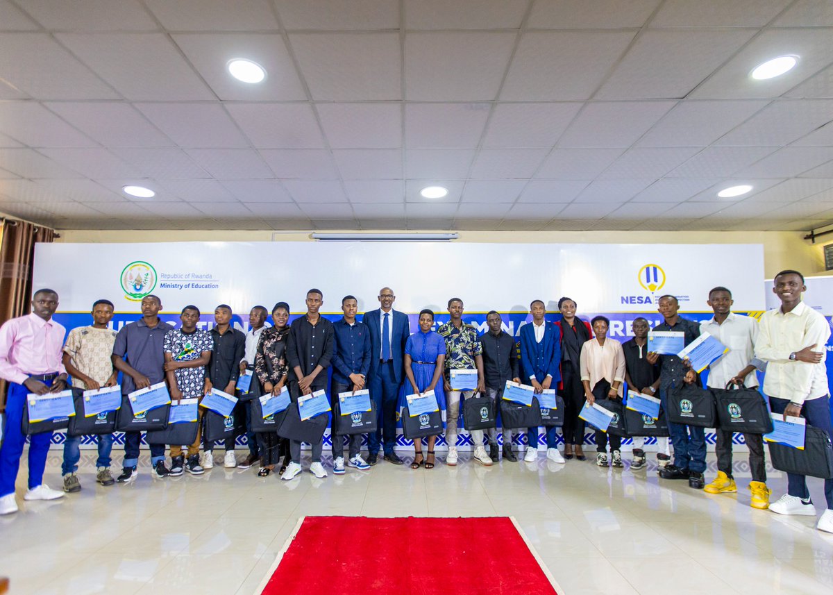 umunotanews's tweet photo. MINEDUC yatangaje amanota y’ibizamini bya Leta bisoza amashuri yisumbuye 2023/2024 n’uburyo bushya bwo kujya muri Kaminuza.
#Rwanda_Edu #RwandaLocalGov
#UmunotaNews https://t.co/GNw25wS8Gp