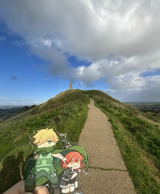 自前のロビぐだも連れて行きました。ロビンは同じ国なだけあって土地の建物が似合うね