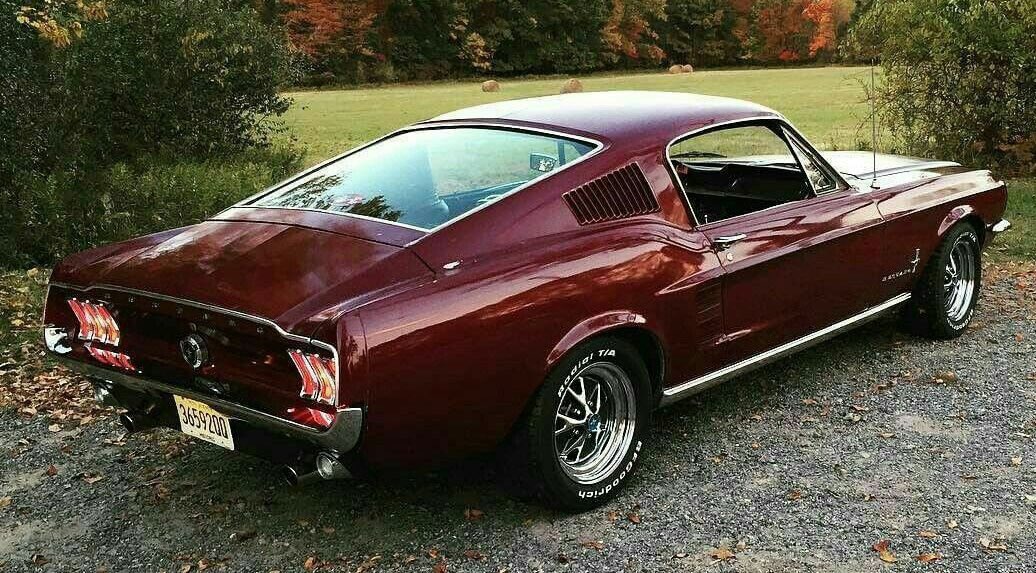 bigduke47's tweet image. #FastbackFriday Vintage Burgundy perfection.