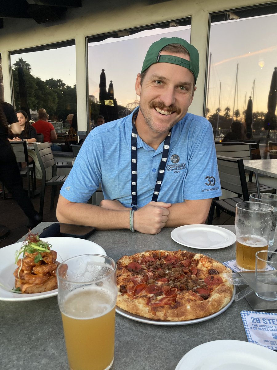 beauwhansen's tweet photo. @moneyguyshow 

Beau Hansen, supporting Bo Hanson’s ‘stache https://t.co/FudWn6QIHn