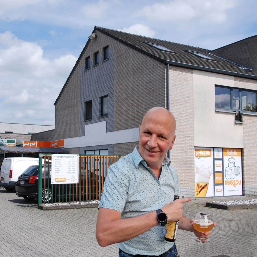 HopSaSam's tweet photo. Limburg: goed nieuws🤘🏻
Alle HopSaSam bieren te verkrijgen bij Prik &amp; Tik Dranken Marlou! 🤩😍
💪🏻💚
🥰
#TheHopSaSamLab #HopSaSam #Oudenaarde #Belgisch #bier #Belgischbier #fieroponsbier #craftbeer #beers #goldmedal #winner #beer #madeinbelgium #brewing #beergeeks #beersnob #beer… https://t.co/X1MmCLPRGf
