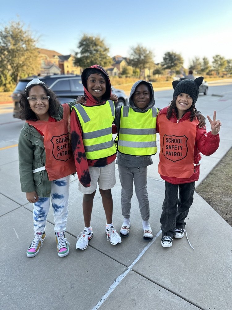 hugheselem's tweet photo. Our Safety Patrol welcoming students to school with bright smiles and happy words!! Y'all rock! #HughesHasHeart 💙 https://t.co/l6AsFOnra4