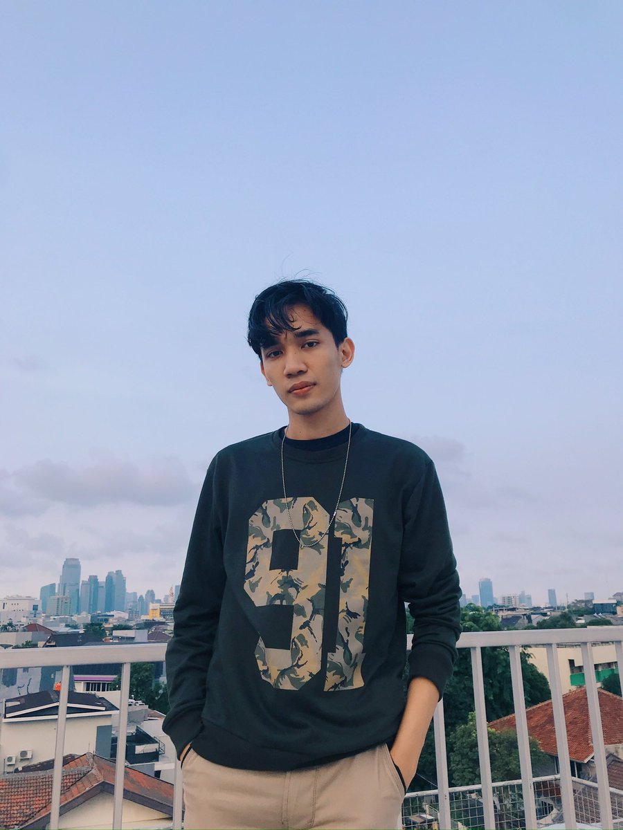 nopinggggg's tweet photo. Pesona kelahiran 2002 https://t.co/UWnKx6q5x9