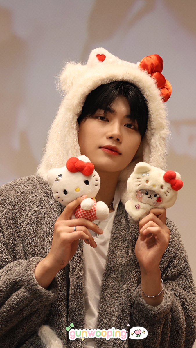 241020 대면팬싸 

🎈🌹🍒ﾐ・◦・ﾐ♥️🍎💯

#박건욱 #PARKGUNWOOK #パクゴヌク 
#朴乾旭 #ZEROBASEONE #ZB1 #제로베이스원