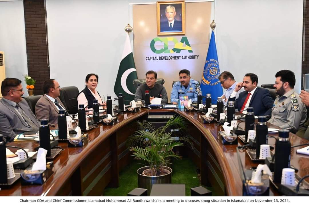 DG Pak EPA briefed a meeting, held in CDA Headquarter on November 13, 2024, about the current smog situation, major hot spots and areas for emissions and a road map for improving the air quality index of Islamabad. For detail visit: facebook.com/share/p/WVXYV8…