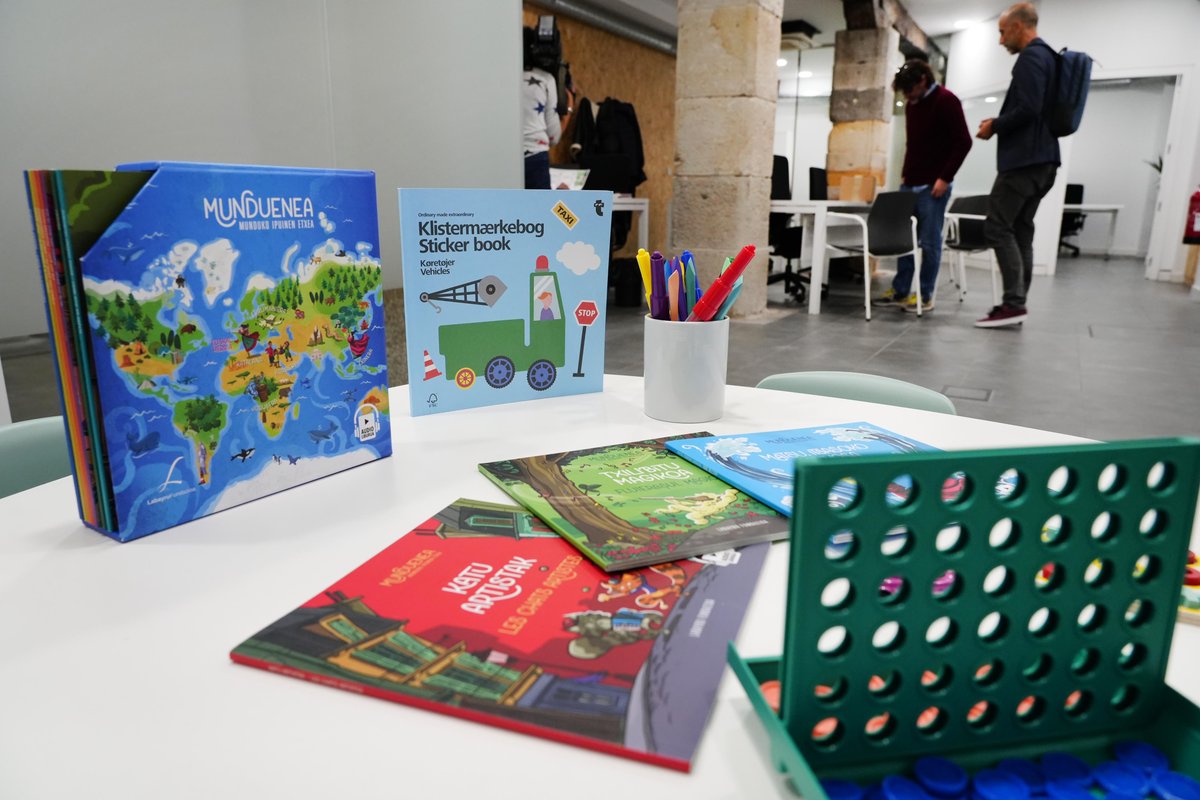 BiIntercultural's tweet photo. @Gob_eus @zehar_e @bilbao_udala ℹ️ Se ofrecerá una respuesta personalizada con información relativa al empadronamiento, a los trámites de extranjería, a la tarjeta sanitaria, a la escolarización de menores, al aprendizaje de lenguas oficiales y otros idiomas o sobre la orientación laboral, entre otros. https://t.co/cA9zLlwlId