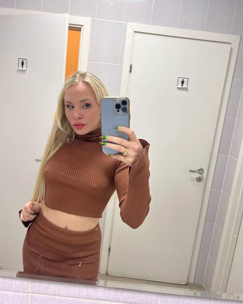 ReeseWithe83442's tweet photo. I’m Looking For A Man Who Can Pamper Me❤️❤️ https://t.co/4RZhCqlde8