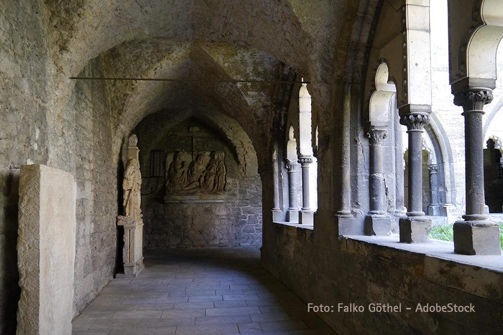 Mit einem Blick in den Kreuzgang des Halberstädter Doms wünschen wir ein schönes Wochenende 😃
#Halberstadt #Harz #IHKMagdeburg #Wochenende