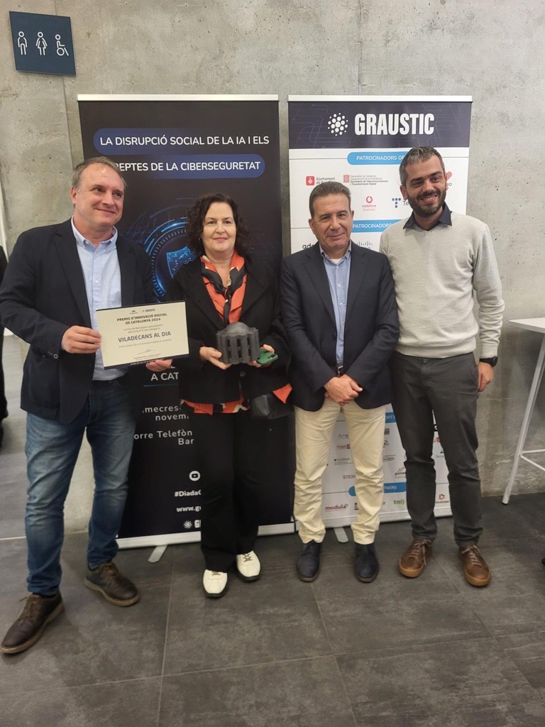 ViladecansTweet's tweet photo. 📣El nostre portal Viladecans al Dia ha guanyat el Premi Smart City a la Innovació Digital en Mobilitat de l'Associació d’Enginyeria Tècnica de Telecomunicació de Catalunya @graustic . 

Si encara no el coneixes, el pots descobrir aquí: https://t.co/SMaINQV8yb https://t.co/VMKIBMQKRO