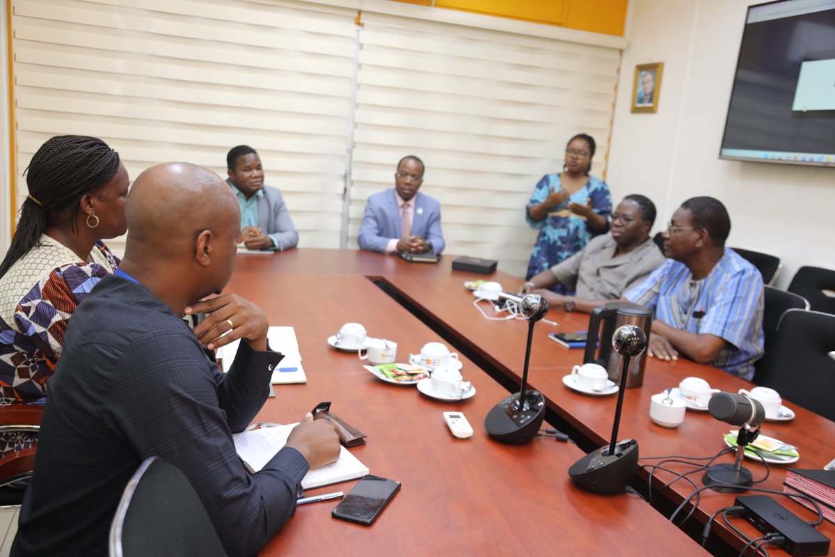 unfpa_benin's tweet photo. Ce partenariat marque un engagement renouvelé pour le bien-être, la réalisation du plein potentiel des jeunes du Bénin🇧🇯et la transformation sociale par l’innovation.
#CeQueFatiVeut
#Innovation #Tech4Youth https://t.co/4ng1eZBk3J
