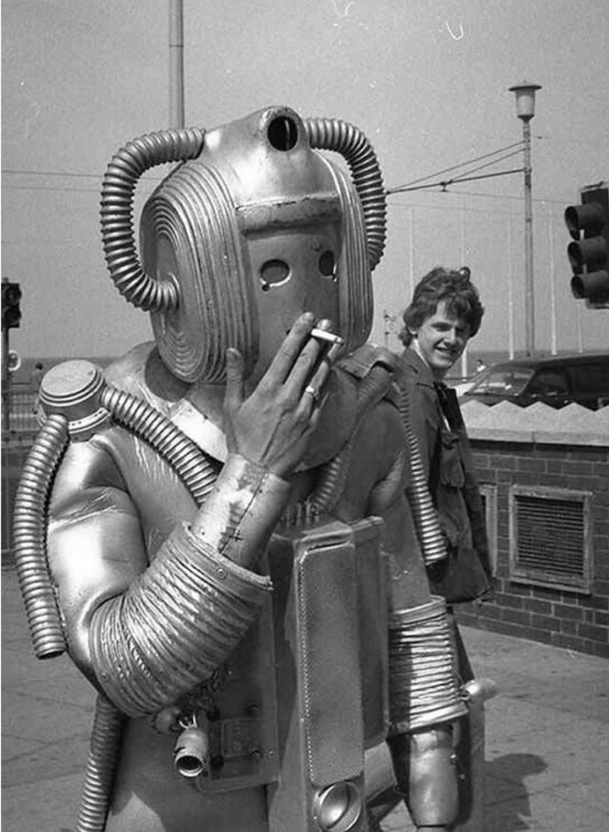 friendscallmeJay tweet media