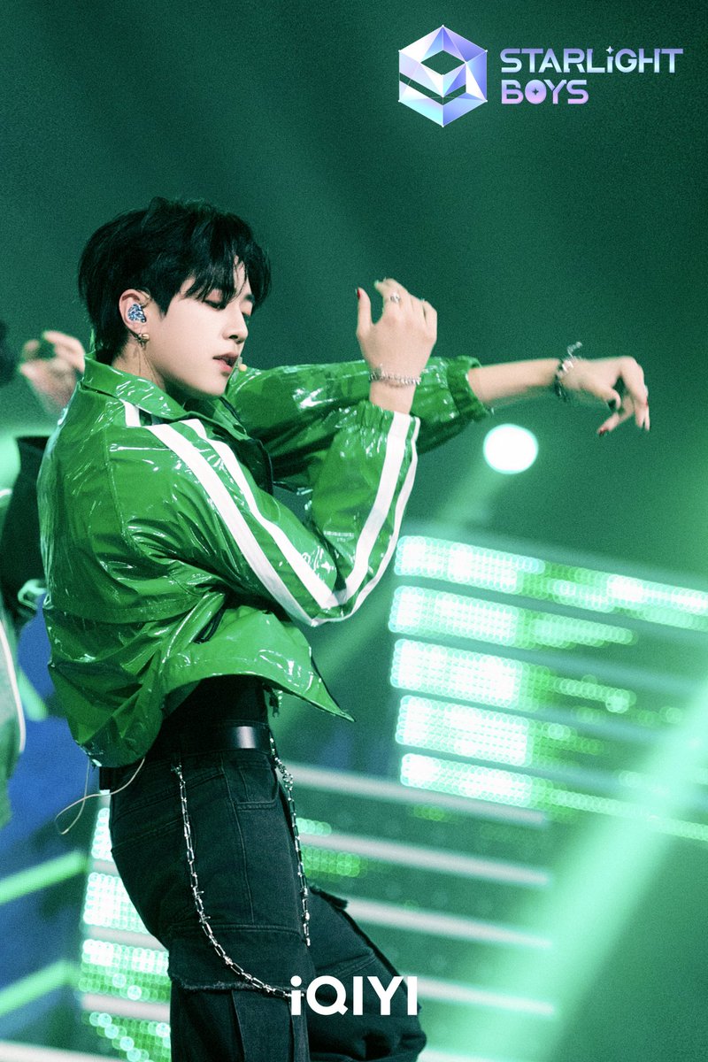 TFNSTATS's tweet photo. [Starlight Boys]

Gunwoo se ubicó en el puesto #11 en la votación en vivo por la audiencia después de su performance de 'Glitch Mode'.

—¡Sigue votando por Gunwoo para mantenerlo en un buen puesto!

#StarlightBoys #스타라이트보이즈 #星光闪耀的少年 #건우 #Gunwoo https://t.co/ogtLMpNoHw