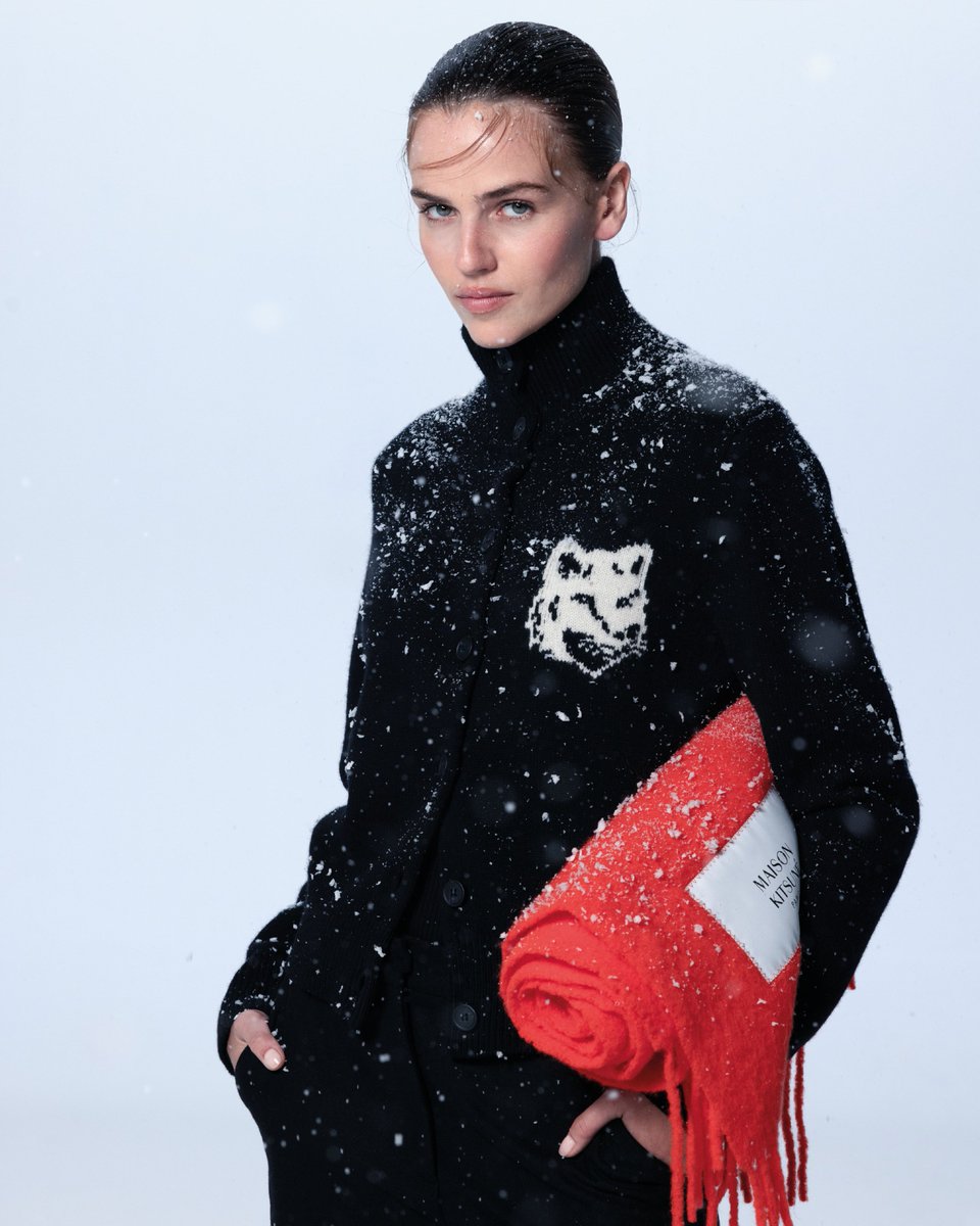 Festive times ahead

The air is crisp, night is falling, and the end of the year is approaching - get ready for the end of the year celebrations with our Festive collection

#MaisonKitsune #Festive
