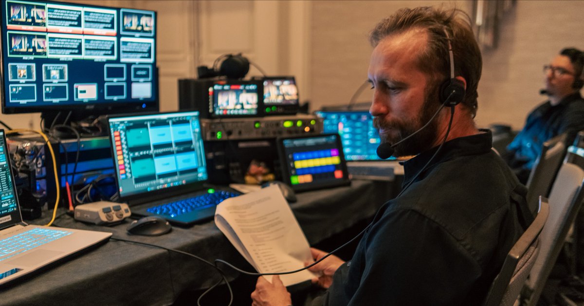 AmericanAV_'s tweet image. Huge shoutout to our tech team for bringing this show to life! 👏 Every sound, light, and visual was on point thanks to their dedication. 🎤💡 #AVTeamwork #AmericanAudioVisual #EventPros