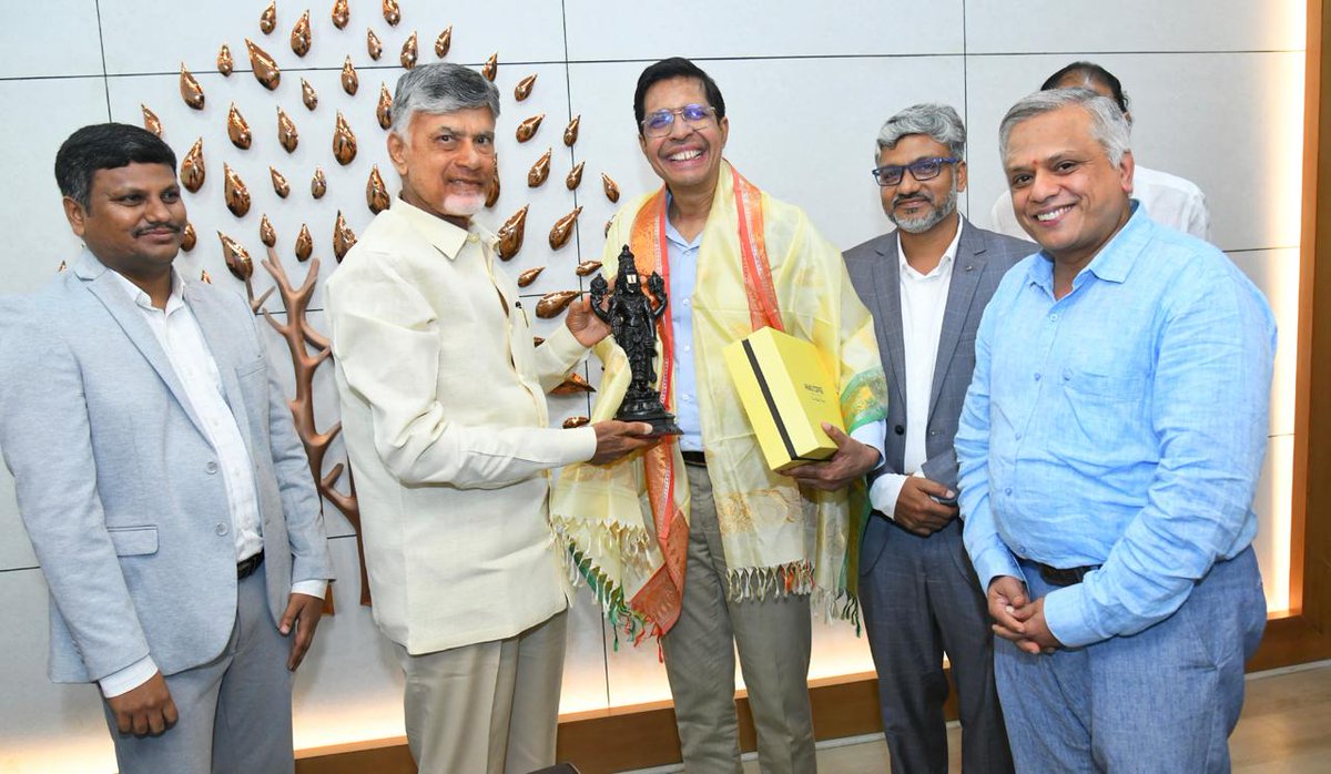 AndhraPradeshCM's tweet photo. Today, the GoAP signed eight MoUs with @iitmadras for transformative initiatives. The initiatives and the respective departments are: (1/5) https://t.co/R30bAIcBUd