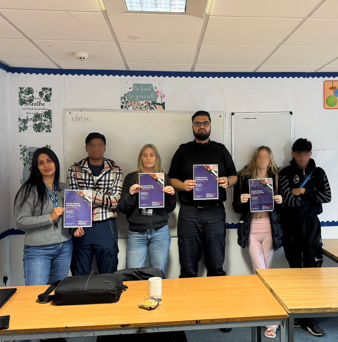 WYP_SaferBD's tweet photo. As part of #operationsceptre which focuses on combating knife crime, PC Hanif participated in a week of action by visiting- Training & Skills centre in BD3. Initiatives like this play a critical role in prevention efforts & promoting a culture of non-violence among young people. https://t.co/EVqJHBhdDs