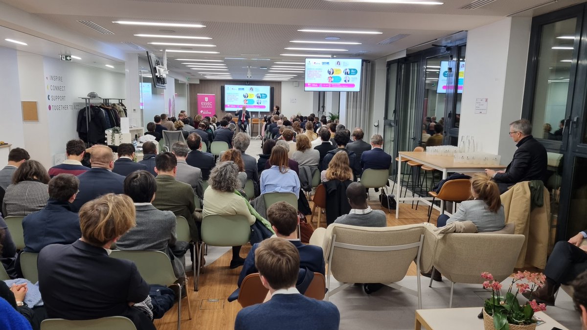 essecalumni's tweet photo. 👥 COMMUNAUTÉS | Virginie Saks (E09) et son équipe ont lancé le nouveau Club ESSEC Alumni Industrie lors d'une soirée inspirante en présence de son président d'honneur Pierre-André de Chalendar (E79) et d'invités d'exception.

▪️ Rejoignez le club ici : https://t.co/ZBmnlVE1Yy https://t.co/aLQWQ6s5Ri
