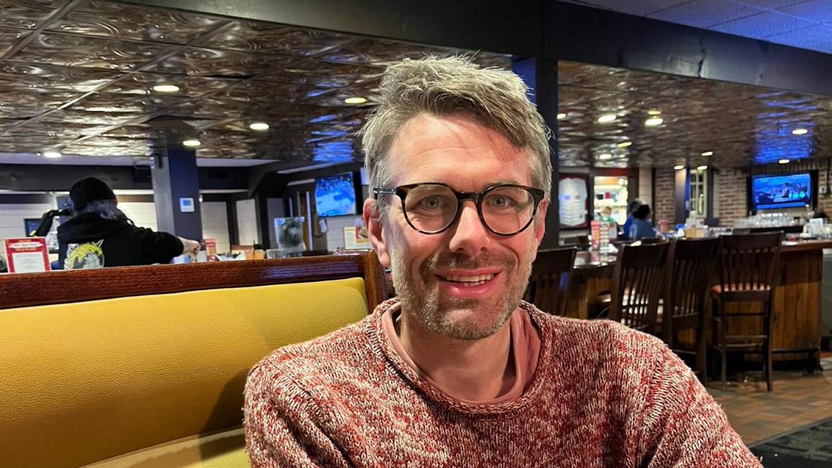Congratulations to Castlebar native Enda O'Dowd who has won the Best Use of Video awards at the NewsBrands Ireland Journalism Awards.

Enda has worked extensively around Ireland and further afield, including his work in America over the last month.

More: con-telegraph.ie/2024/11/14/may…