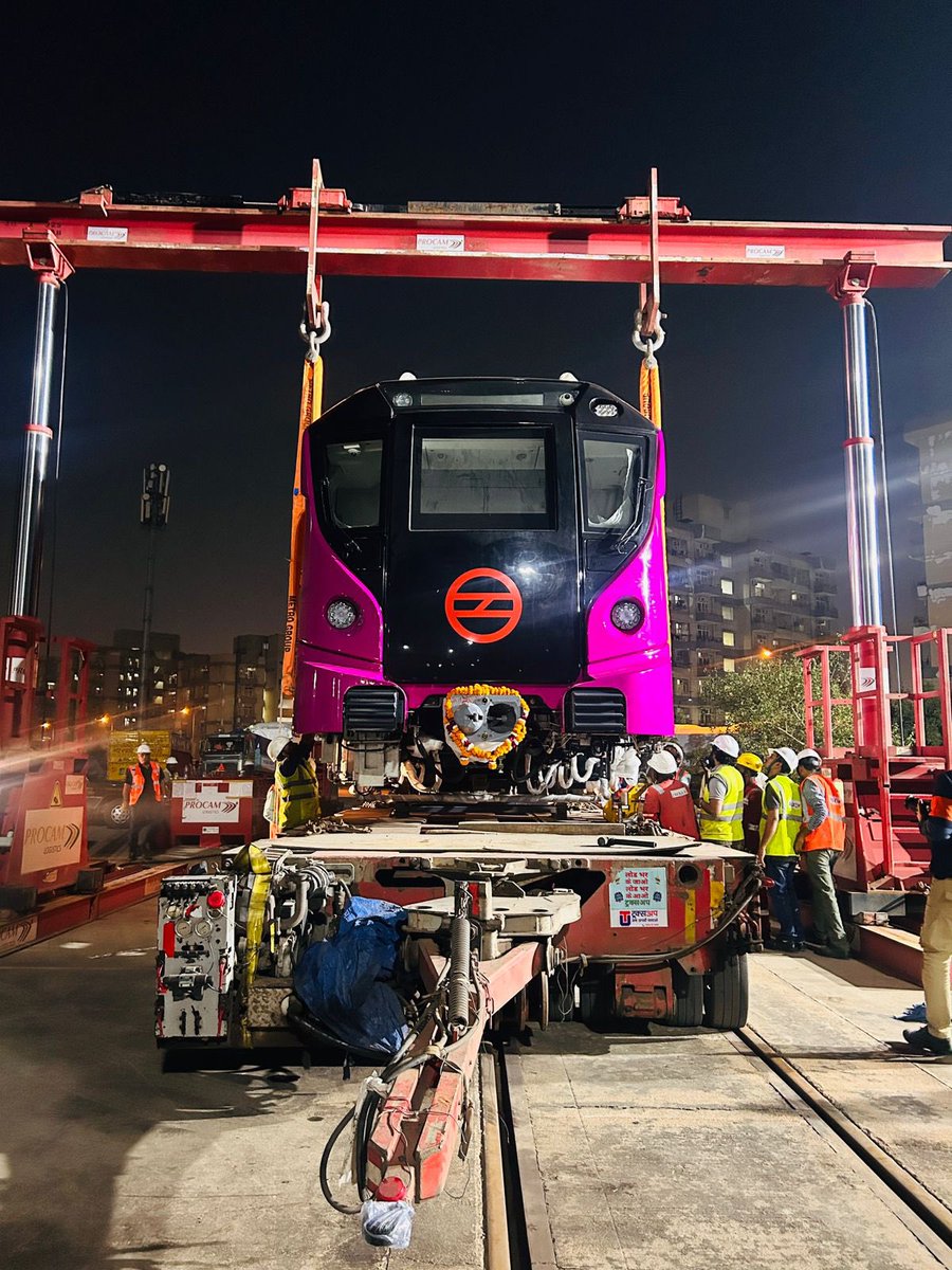 Delhi Metro Rail Corporation tweet media
