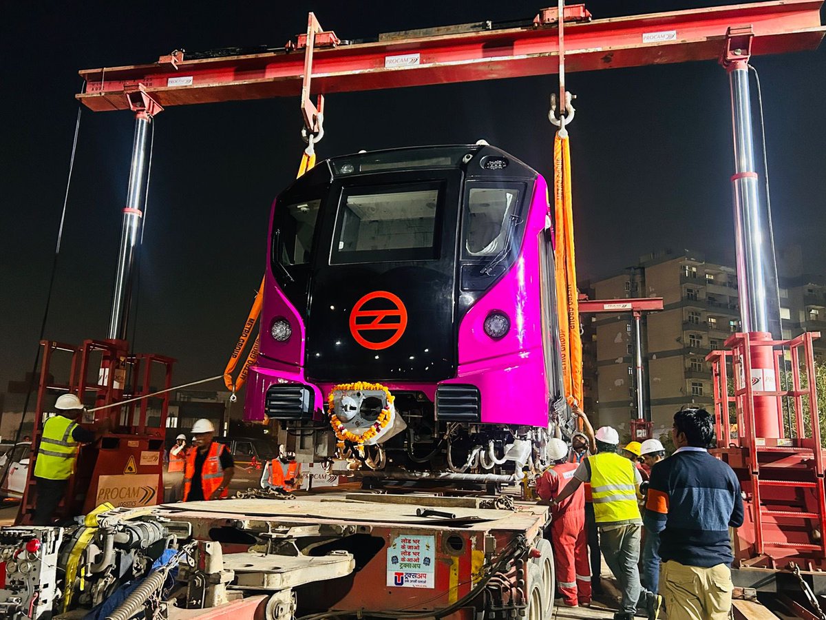 Delhi Metro Rail Corporation tweet media