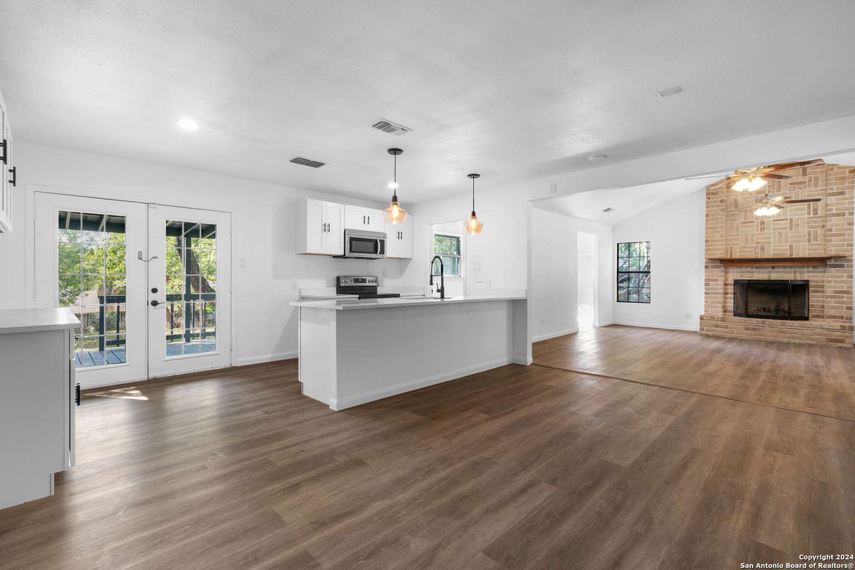 AMRGrouptx's tweet photo. 7039 FOREST MONT ST, San Antonio, TX 78240-3211 just hit the market!
Take a look at this awesome space: https://t.co/b2TrXPVrRb https://t.co/iXflxYkTop