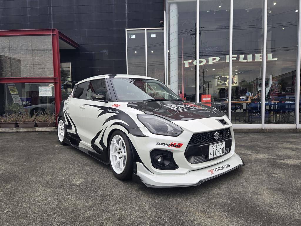 SPIRIT_SSP_SPL's tweet photo. 三重県のTOPFUEL様へ
ZC33S SWIFT SPORTS
GR86 ZN8
とてもカッコ良いデモカーです!
11月24��(日)は
兵庫県のセントラルサーキットでの
『SWIFT CUP TROPHY』に
ZC33Sの車輌展示と
TOPFUEL様とZERO1000様で
ブース出展していただけます
皆様、是非ともお越し���さいね!
#TOPFUEL 様
#ZERO1000 様 https://t.co/jJGUabbqma