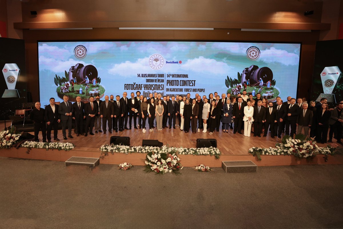 EnesYasinBay's tweet photo. Bu yıl ilk kez uluslararası boyuta taşınan “14. Uluslararası Tarım Orman ve İnsan Fotoğraf Yarışması" ödül töreni,Tarım ve Orman Bakanı Sn.İbrahim Yumaklı'nın katılımıyla gerçekleştirildi.8bin776 eserin arasından seçilen çok kıymetli 130 fotoğrafın içinde olmak mutluluk vericiydi https://t.co/ZARTjMlGwa