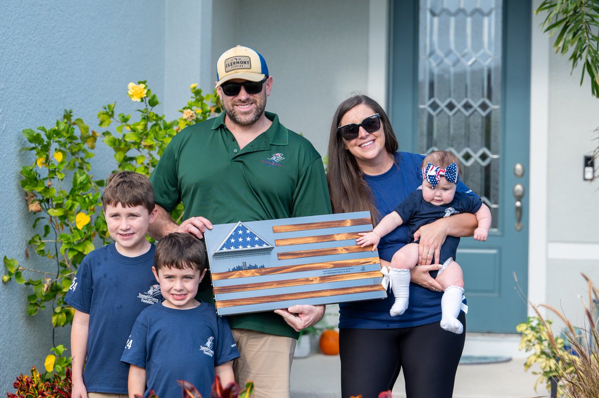 Tunnel2Towers's tweet photo. In a private ceremony, the Tunnel to Towers Foundation welcomed Navy SEAL Christopher Serle to his newly renovated smart home in Minneola, Florida, and announced that his mortgage has been paid in full. ❤️ 🇺🇸 https://t.co/OBnt1yWZ6Q