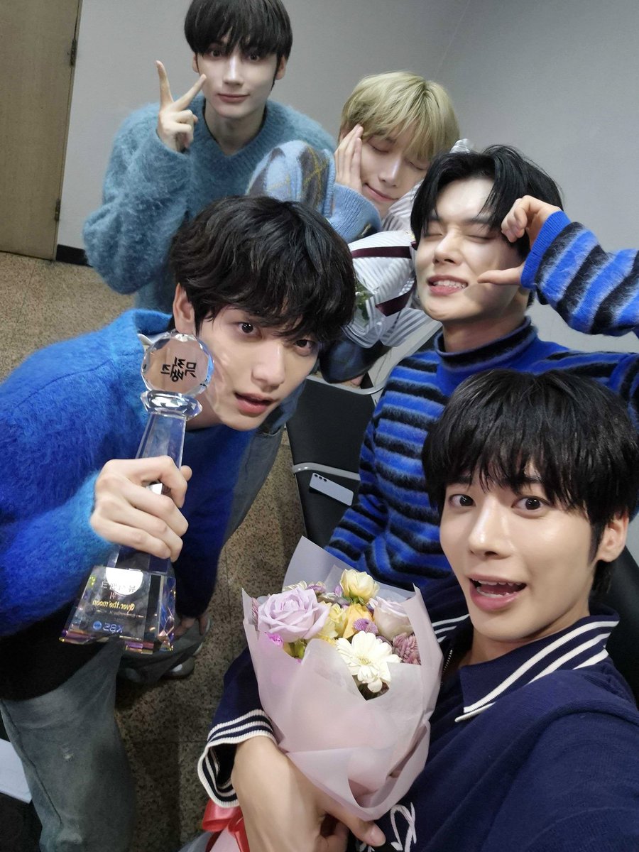 translatingTXT's tweet photo. [241115] #SOOBIN Weverse

“we won 1st place again, thanks to moa!!! thank you so much, we love you 😄”

@TXT_members @TXT_bighit https://t.co/fvnf7Qs2l9