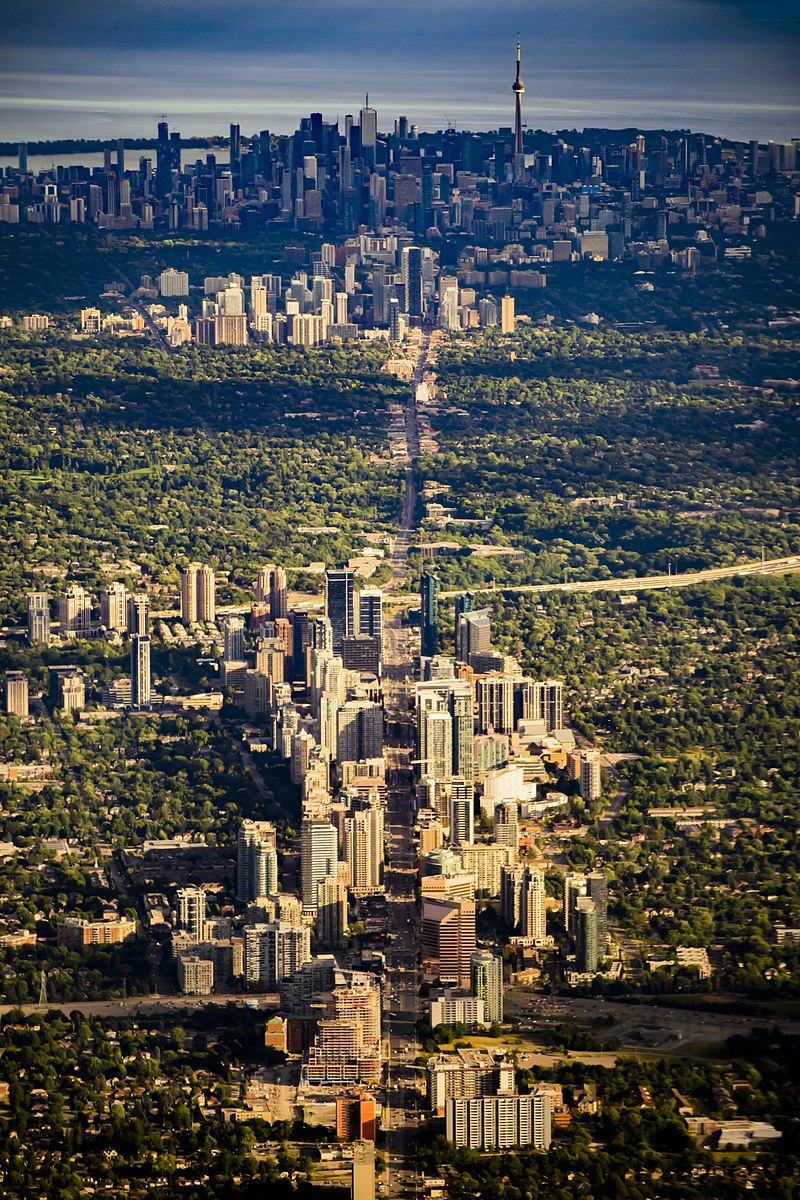 CraigBaird's tweet photo. Sometimes referred to as Main Street Ontario, Yonge Street is one of the most famous streets in Canada.
Running from the Holland River to Queens Quay, the street is 86 km long.
Let's learn more about its construction :)

🧵1/13 https://t.co/aG5etWLX8z