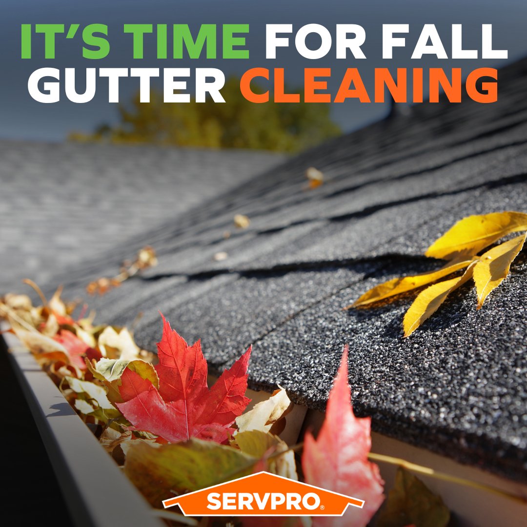 🍂 SERVPRO Reminder: Avoid Costly Repairs 🍂
Blocked gutters can lead to serious water issues, from leaks to roof damage. Clear them out regularly to keep your home safe this fall! #FallMaintenance #SERVPROReminders #HomeProtection
